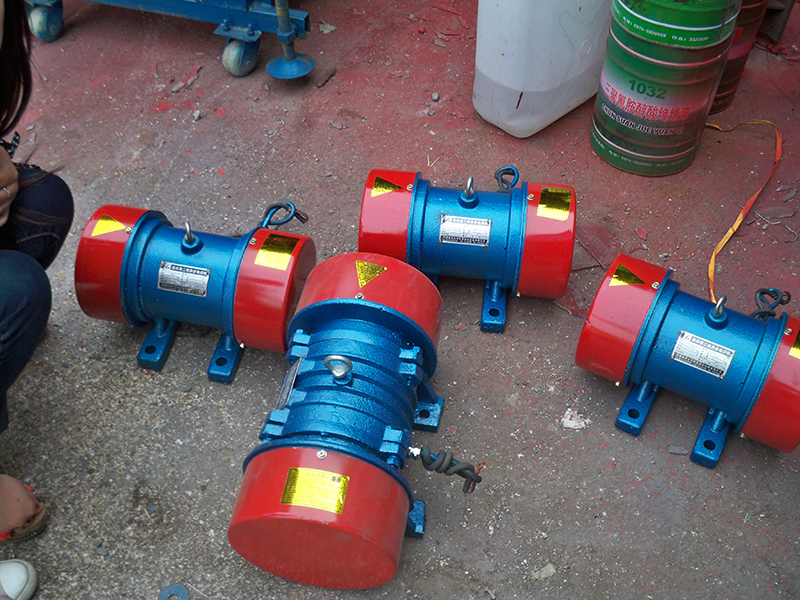 振動(dòng)電機(jī)